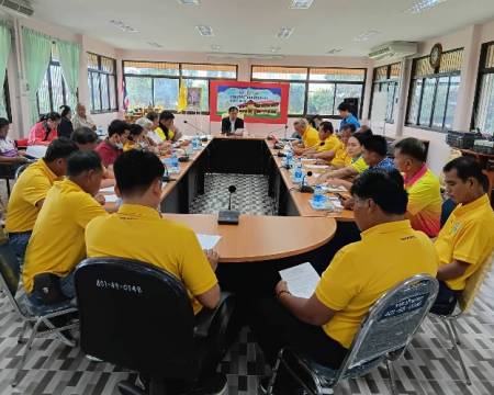 วันที่ 14 ตุลาคม 2568 เวลา 09.00 น. นายสมควร พลพวก นายกเทศมนตรีตำบลบ้านกอก  ประชุมปรึกษาหารือในการจัดกิจกรรมโครงการจัดงานประเพณีลอยกระทง ประจำปี 2568 และตามแผนงานเทศบัญญัติงบประมาณรายจ่าย ประจำปีงบประมาณ พ.ศ.2569  ณ ห้องประชุมสำนักงานเทศบาลตำบลบ้านกอก 