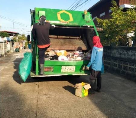 วันที่ 27 พฤศจิกายน 2568 เวลา 07.00 น. งานกำจัดขยะมูลฝอยและสิ่งปฏิกูล สำนักปลัดเทศบาล ออกบริการเก็บขยะมูลฝอยให้แก่ประชาชนตำบลบ้านนาแก้วหมู่ที่ 1 หมู่ที่ 2 และหมู่ที่ 3 และเวลา 15.00 น. ส่งมอบถังขยะให้แก่ประชาชนบ้านนาแก้ว จำนวน 4 ใบ  และบ้านกอก จำนวน 1 ใบ 