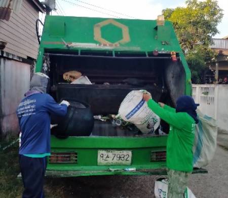 วันที่ 28 พฤศจิกายน 2568 เวลา 07.00 น. งานกำจัดขยะมูลฝอยและสิ่งปฏิกูล สำนักปลัดเทศบาล ออกบริการเก็บขยะมูลฝอยให้แก่ประชาชนตำบลบ้านนาแก้วหมู่ที่ 1 หมู่ที่ 2 และหมู่ที่ 3