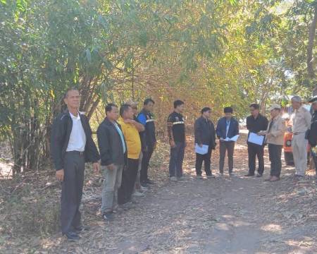 วันที่15ธันวาคม2568 เวลา11.00 น.นายสมควร พลพวก นายกเทศมนตรีตำบลบ้านกอกพร้อมด้วยคณะผู้บริหาร สมาชิกสภาเทศบาลเทศบาลตำบลบ้านกอก และผู้ใหญ่บ้านหมู่ที่ 4 ต.บ้านกอกลงพื้นที่สำรวจที่ทิ้งดินที่สาธารณะบ่อเสียวเตรียมความพร้อมเพื่อรองรับโครงการขุดลอกห้วยน้ำก่ำ