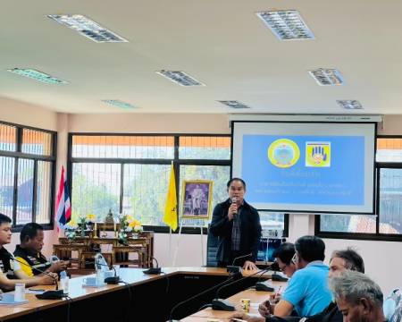 วันที่ 17 ธันวาคม 2568 เวลา 09.30 น.นายสมควร พลพวก นายกเทศมนตรีตำบลบ้านกอก  เป็นประธานในการประชุมเตรียมความพร้อมโครงการป้องกันและลดอุบัติเหตุทางถนนช่วงเทศกาลปีใหม่ ประจำปีงบประมาณ 2569 ณ ห้องประชุมสำนักงานเทศบาลตำบลบ้านกอก อำเภอเขื่องใน จังหวัดอุบลราชธานี