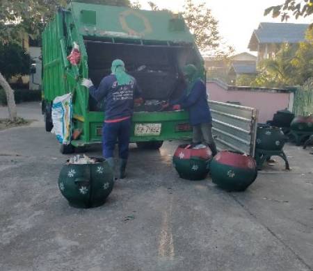 วันที่ 19 ธันวาคม 2568 เวลา 07.00 น. งานกำจัดขยะมูลฝอยและสิ่งปฏิกูล สำนักปลัดเทศบาล ออกบริการเก็บขยะมูลฝอยให้แก่ประชาชนตำบลบ้านนาแก้ว หมู่ที่ 1 หมู่ที่ 2 และหมู่ที่ 3