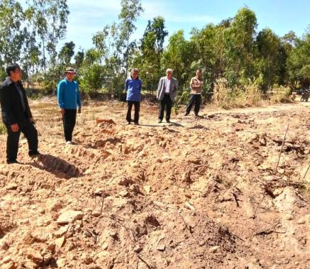  วันที่ 8 มกราคม 2569 เวลา 09.30 น. นายสมควร พลพวก นายกเทศมนตรีตำบลบ้านกอก พร้อมด้วยคณะผู้บริหาร  ประธานสภา สมาชิกสภา กองช่างเทศบาล ผู้นำชุมชนบ้านนาแก้ว ลงพื้นที่ติดตามงานขุดตอไม้เพื่อขยายไหล่ทางสายทางวัดแก้วโนนคูณถึงห้วยพาก 