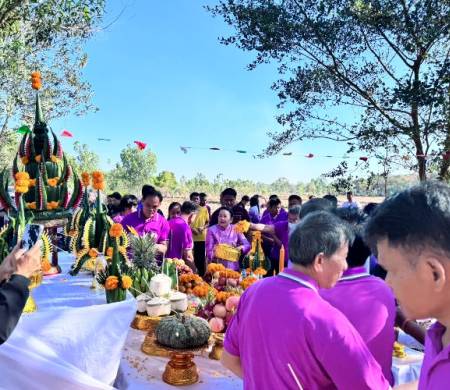 วันที่ 23 มกราคม 2569 เวลา 09.09 น. นายสมควร พลพวก นายกเทศมนตรีตำบลบ้านกอก จัดพิธีบวงสรวงสิ่งศักดิ์สิทธิ์ เนื่องในการดำเนินงานตามโครงการแก้มลิงหนองคำพร้อมอาคารประกอบ โครงการอันเนื่องมาจากพระราชดำริ ณ บริเวณแก้มลิงหนองคำ(ห้วยก่ำ)บ้านกอก หมู่ที่ 4 ต.บ้านกอก