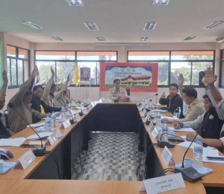 วันที่ 26 มกราคม 2569 เวลา 09.30 น. นายสมควร พลพวก นายกเทศมนตรีตำบลบ้านกอก จัดประชุมเพื่อพิจารณาร่างแผนพัฒนาท้องถิ่น (พ.ศ.2566-2570) แก้ไข/เปลี่ยนแปลง ครั้งที่ 2/2569 พร้อมด้วยคณะกรรมการพัฒนาเทศบาลตำบลบ้านกอก ณ ห้องประชุมสำนักงานเทศบาลตำบลบ้านกอก 