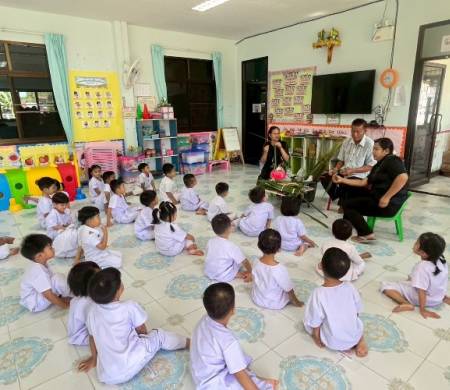 วันที่ 20 กุมภาพันธ์ 2569 เวลา 08.30 น. นายสมควร พลพวก นายกเทศมนตรีตำบลบ้านกอก มอบหมายให้กองการศึกษา ศูนย์พัฒนาเด็กเล็กบ้านนาแก้ว ได้ดำเนินโครงการส่งเสริมวัฒนธรรมและประเพณีท้องถิ่น (บุญผะเหวด) ประจำปี 2569 