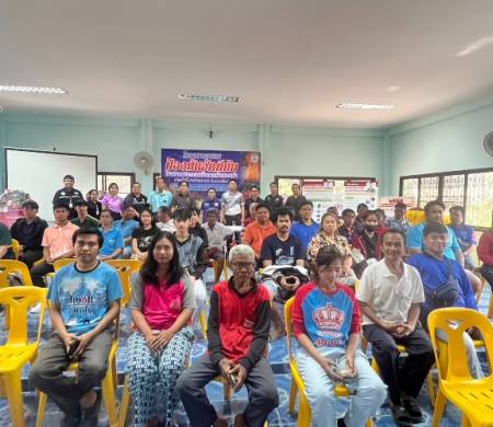 วันที่ 3 เมษายน 2569 เวลา 09.00 น. นายสมควร พลพวก นายกเทศมนตรีตำบลบ้านกอก ประธานในพิธีเปิดโครงการอบรมให้ความรู้และฝึกปฏิบัติการป้องกันอัคคีภัยในสถานประกอบกิจการค้าของเก่า ร่วมกับกลุ่มผู้ประกอบการค้าของเก่าตำบลบ้านกอก ณ สำนักงานเทศบาลตำบลบ้านกอก หลังเก่า