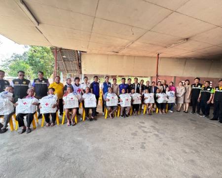 วันที่ 20 เมษายน 2569 เวลา 13.30 น. เทศบาลตำบลบ้านกอกให้การต้อนรับ นางฐิติวรดา เทพเสนา นายกเหล่ากาชาดจังหวัดอุบลราชธานี ลงพื้นที่เยี่ยมให้กำลังใจและมอบถุงยังชีพ ให้แก่ผู้ประสบวาตภัยตำบลบ้านกอก ณ ร้านจ.เจริญ บ้านนาแก้ว หมู่ที่ 1 ต.บ้านกอก อ.เขื่องใน จ.อุบล