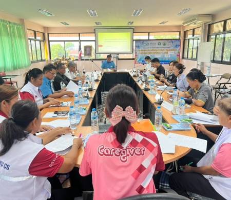 วันที่ 22 เมษายน 2569 เวลา 09.30 น. เทศบาลตำบลบ้านกอก ศูนย์พัฒนาและฟื้นฟูคุณภาพชีวิตผู้สูงอายุและผู้พิการเทศบาลตำบลบ้านกอก พร้อมด้วยคณะกรรมการศูนย์พัฒนาและฟื้นฟูฯและเจ้าหน้าที่ CM CG CCG ตำบลบ้านกอก เพื่อรายงานสรุปผลการลงเยี่ยมผู้ป่วยรายงานสถานะและอนุมัติ