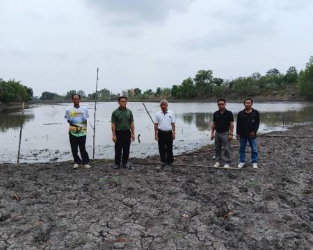 วันที่ 24 เมษายน 2569 เวลา 10.30 น. นายสมควร พลพวก นายกเทศมนตรีตำบลบ้านกอก พร้อมด้วยคณะผู้บริหาร หัวหน้าสำนักปลัดเทศบาล และเจ้าพนักงานประปา ลงพื้นที่สำรวจห้วยน้ำก่ำเพื่อตรวจปริมาณน้ำในการผลิตน้ำประปาให้แก่ประชาชนตำบลบ้านกอก 